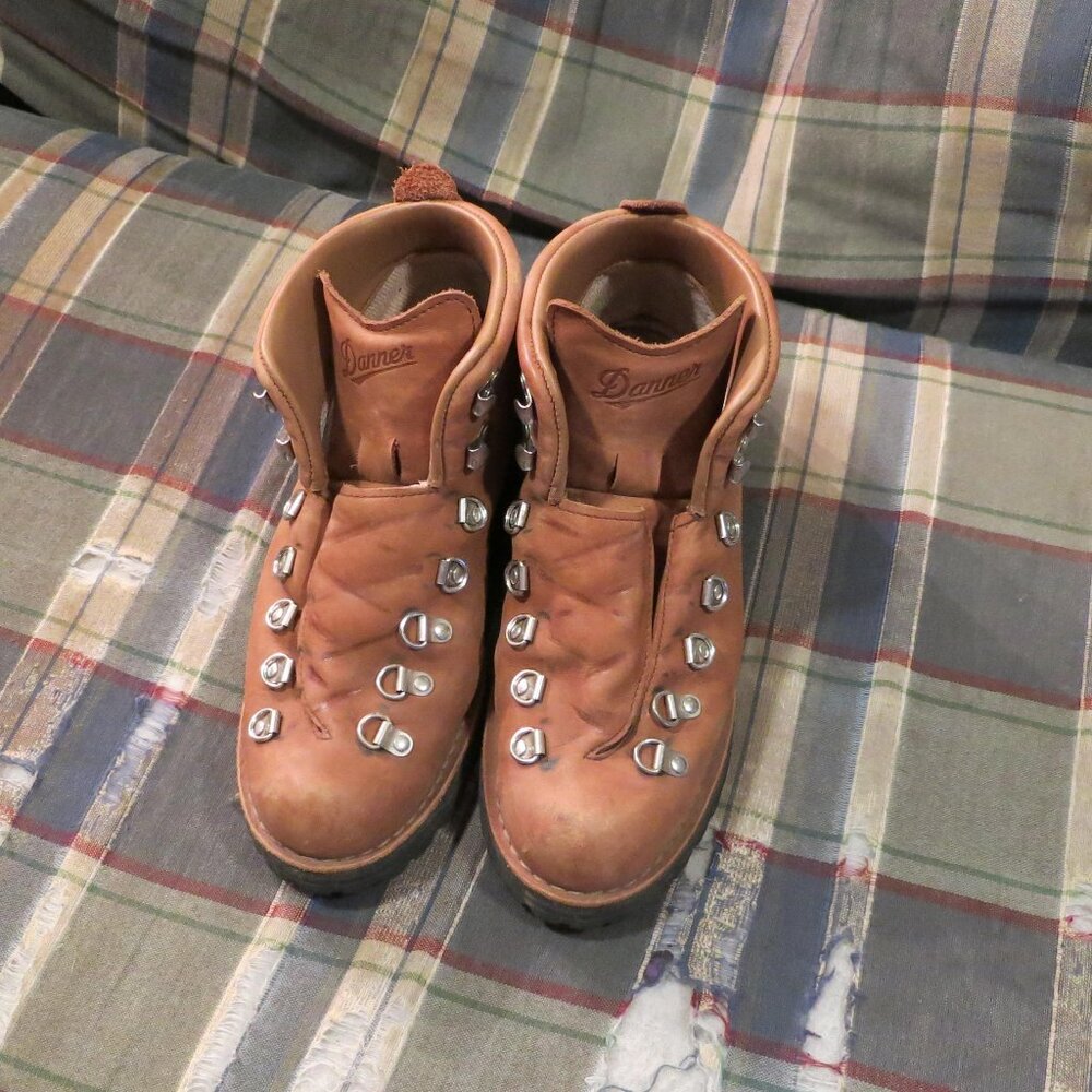 Danner Mens Mountain Light Cascade Clovis GORE-TEX size 9 EE